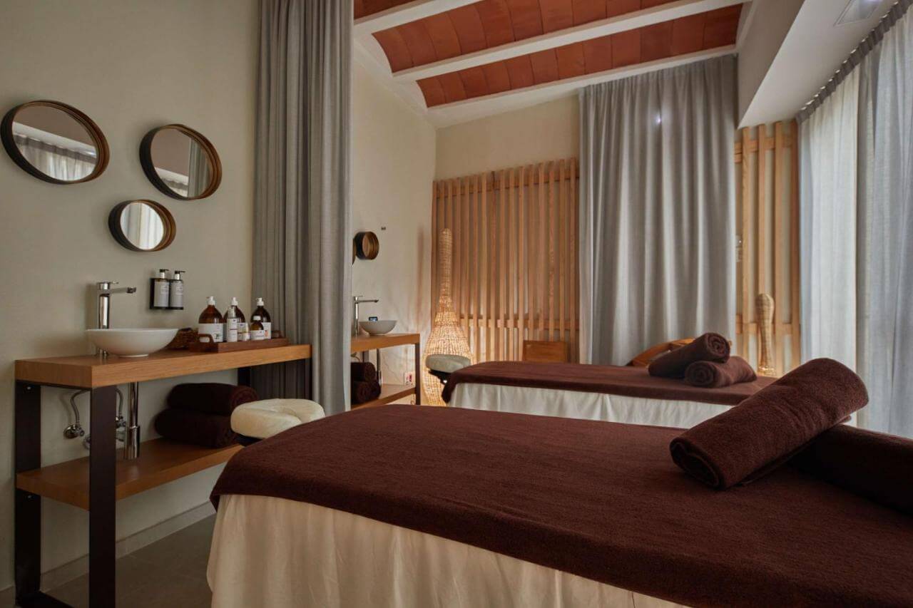 Cala San Miguel The Club