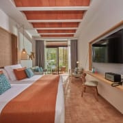 Cala San Miguel The Club