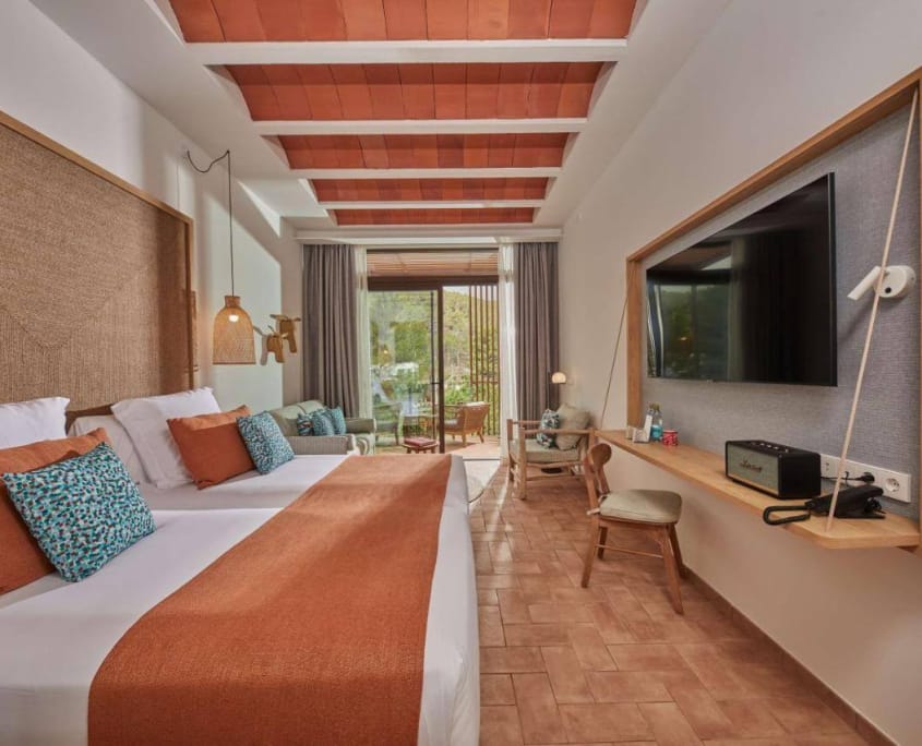 Cala San Miguel The Club