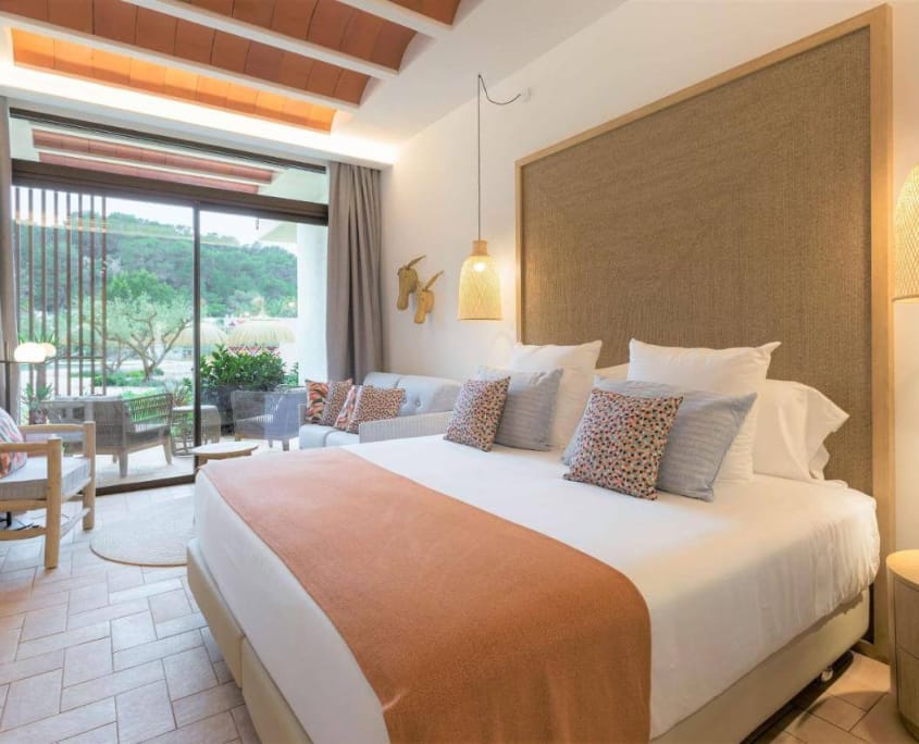 Cala San Miguel The Club