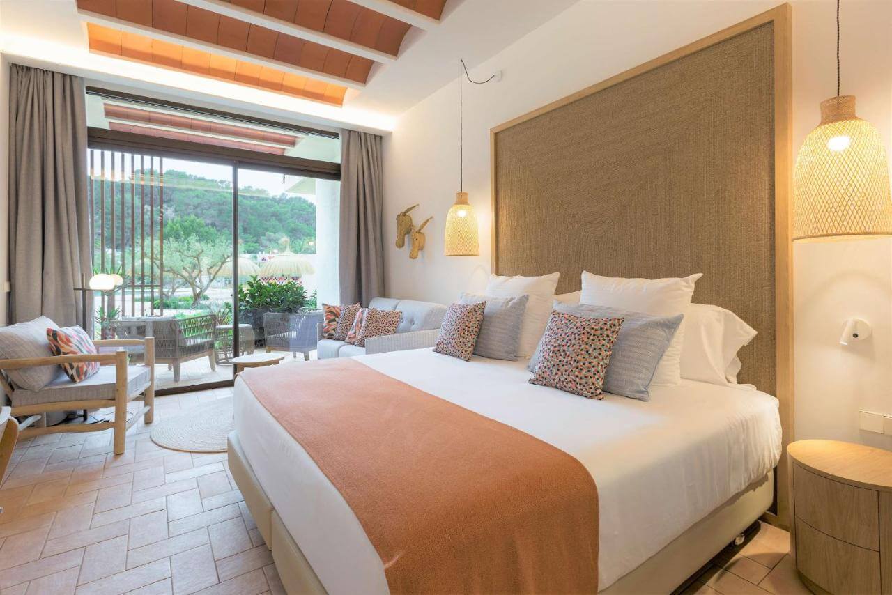 Cala San Miguel The Club