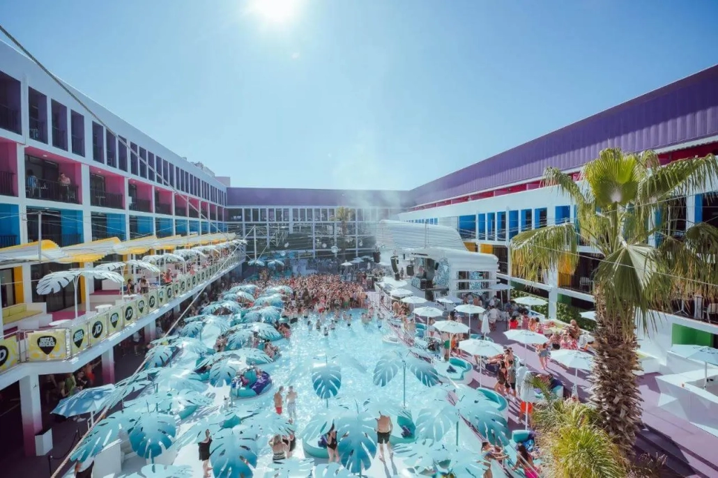 Wat is een adul-only hotel